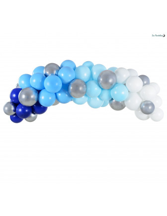 Décoration De Fête Avec Ballons Bleus Et Blancs, Bougies Et Rubans